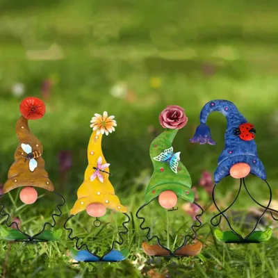 Produktbild von Metallene Gartenstecker Dekoration Zwerg Gartenzwerg Figur Kunst Dekoration für Garten und Balkon in braunem Metall - Garten- und Terrassendekoration mit großem metallenen Gartenbild.