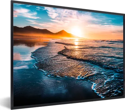 Produktbild von MuchoWow® Gerahmtes Poster Sonnenuntergang - Meer - Berg - Horizont - Landschaft - Blau 80x60 cm - Poster mit Schwarzem Bilderrahmen Wandposter Rahmen Foto Bilder - Schwarzem - Mit Gestell