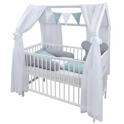 Produktbild von Baby-Delux Hausbett Kinderbett Gitterbett weiß 60x120 Beißschienen Matratze Bett Set Waffelpique Grau Mint