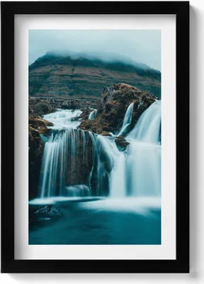 Produktbild von Foto eines Bergwasserfalls– Wandbild mit Rahmen – Gerahmtes Bild  – Wanddekoration – 20x30 cm – Schwarz