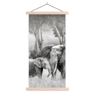 Produktbild von MuchoWow® Textilposter Elefant - Tiere - Natur - Schwarz und weiß 60x120 cm mit holzfarbenen Rahmen - Holz