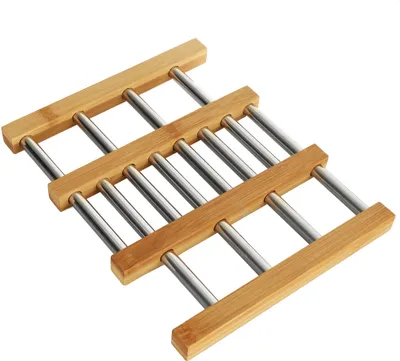Produktbild von com-four® Topf-Untersetzer aus Bambus und Edelstahl - ausziehbarer Untersetzer - Küchenzubehör - größenverstellbare Holzunterlage