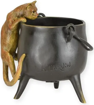 Productafbeelding van A Bronze Sculpture Of A Cat Climbing In A Pot