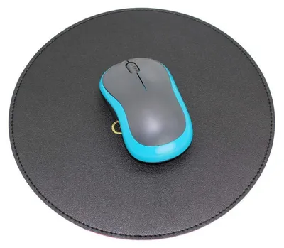 Immagine prodotto di Tappetino per mouse rotondo, 220x220x2 mm, ideale per il gaming, antiscivolo, impermeabile, nero/rosso, con effetto pelle