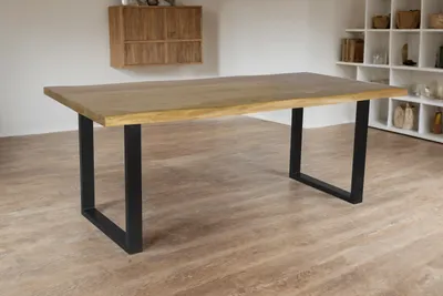 Produktbild von Esstisch Baumkante Akazie massiv eichenfarben 220 x 100 U-Gestell schwarz CALI