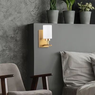 Immagine prodotto di Opviq, applique in metallo, oro, 12 x 17 x 25 cm | Diffusore in vetro (diametro: 10 cm, altezza: 15 cm) | Attacco E27, max. 40 W | Design elegante per hotel e abitazioni
