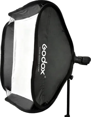 Zdjęcie produktu dla Godox, softbox o wymiarach 80 x 80 cm (31 x 31 cali), dyfuzor z mocowaniem typu S-Bracket i uchwytem Bowens do lamp błyskowych Speedlite