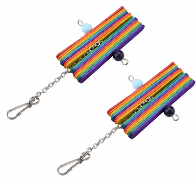 Image de Lot de 2 jouets à mâcher en bois pour oiseaux, multicolores, en forme de bâtonnets de glace, pour perruches, livrés dans une cage