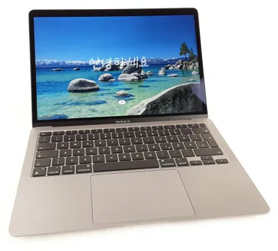 Produktbild von Apple MacBook Air 10,1 A2337 (EMC 3598) 2020 | 13' | M1 | 512 GB | 16GB RAM | Space Gray - Refurbished A