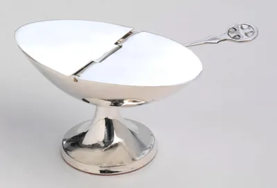 Produktbild von Weihrauch Schiffchen mit Löffel und Deckel Messing vernickelt Silber (Höhe 7 cm x 13 cm)