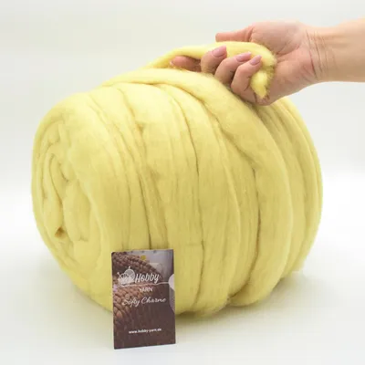 Produktbild von Hobby YARN - Softy Charme – 100% Schurwolle, 500g, XXL Merino Filzwolle, extra dickes Filzgarn zum Trocken- & Nassfilzen 47431 Dandelion