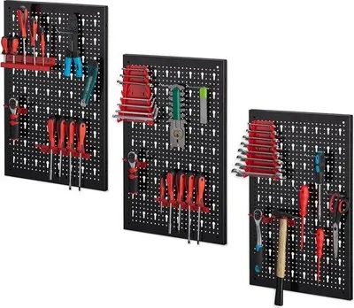 Produktbild von Grundausstattung Werkzeugkoffer für Wandmontage - Messtechnik 60 x 118 x 2 cm - Drei Schraubenspannerhalter - Wandbefestigung schwarz/rot