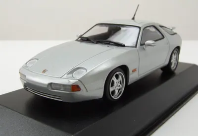 Produktbild von Maxichamps 940068105 Porsche 928 GTS 1991 silber 1:43