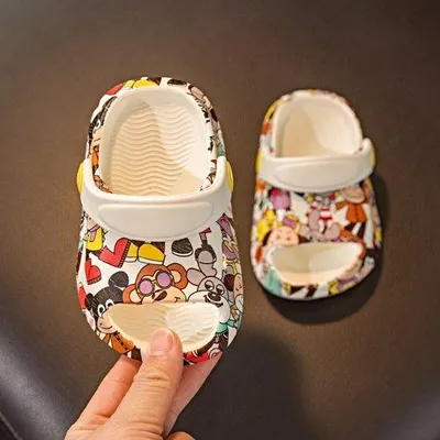 Produktbild von Kinderzweitschuhe - Praktische, lichtgewicht Strand- und Schwimmschuhe - Modische Schuhe mit Farbprint - Leichte Sommerzweitschuhe für Jungen und Mädchen - Geeignet für Außen, Schule, Badezimmer, Strand und Schwimmbad - Größe 14