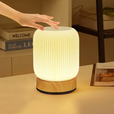 Produktbild von Touch Tischlampe mit RGB Farbwechsel, USB wiederaufladbar, Timer & Holzoptik – dimmbare LED Lampe für Schlafzimmer, Kinder