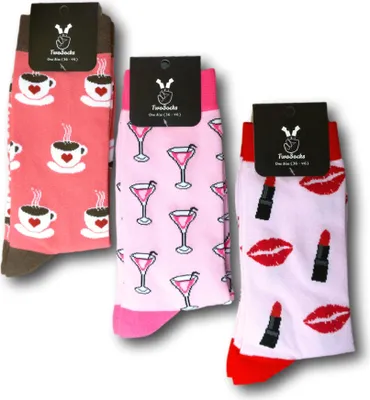 Produktbild von TwoSocks lustige Socken 3er-Set - witzige Geschenkbox Socken Damen Kaffee, Kuss, Cocktail Baumwolle, Einheitsgröße