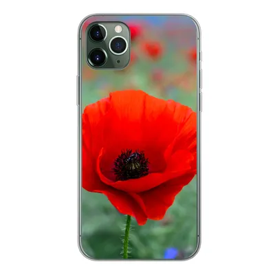 Produktbild von MuchoWow® Handyhülle Schutzhülle Hülle für iPhone 11 Pro Max Lila und rote Mohnblumen auf einer Wiese Silikon Softcase Handy Hülle - Schutz