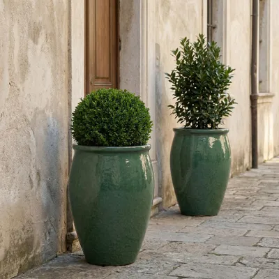 Produktbild von Provencelia Keramik Pflanzkübel Bacchus Grün, Ø36 x H52 cm, frostbeständig, handgefertigt, glasiert, Outdoor, Garten, Terrasse, winterfest