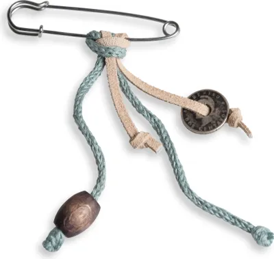 Produktbild von Knit Factory Brosche - Stone Green