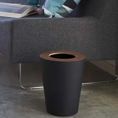 Produktbild von Yamazaki Home Papierkorb klein 28cm mit trickreicher Holzabdeckung schwarz rund