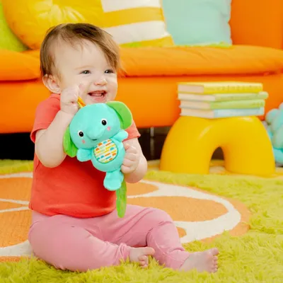 Obrázok produktu pre Bright Starts Tug Tunes Hračka Elephant na cestách