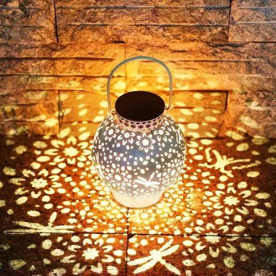 Immagine prodotto di Lanterna solare in metallo, luce bianca calda, IP65, impermeabile, per giardino