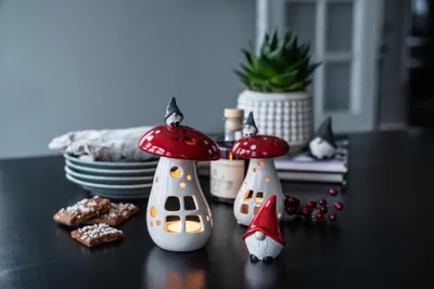 Produktbild von Nääsgränsgården - Windlicht Fliegenpilz mit Wichtel - 21 cm