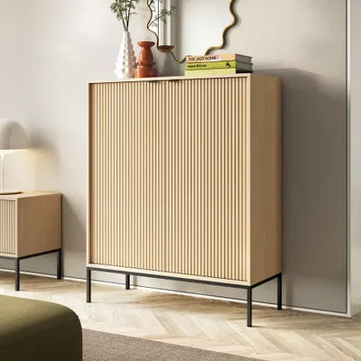Productafbeelding van Moderne, gegroefde hoge commode KIOTO KW2D, eikenhout Vicenza, zwart frame, kast, hoge kast