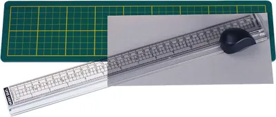 Produktbild von Schneidelineal mit Matte aus Kunststoff 35 cm transparent Packung mit 12 Stück