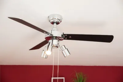 Immagine prodotto di Ventilatore da soffitto Cyrus Cromo 107 cm con luce e catene