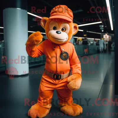 Produktbild von Orange REDBROKOLY Monkey Maskottchen Kostüm Charakter gekleidet mit einem Body und Baskenmützen