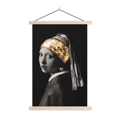 Produktbild von MuchoWow® Textilposter Mädchen mit einem Perlenohrring - Johannes Vermeer - Gold 60x90 cm mit holzfarbenen Rahmen - Textil