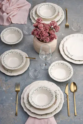 Immagine prodotto di Hermia Concept, raffinato servizio da tavola da 24 pezzi in porcellana al 100%, nei colori verde, rosa scuro e bianco | Adatto al microonde e lavabile in lavastoviglie | Ideale perda pranzo eleganti e occasioni speciali.