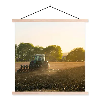 Produktbild von MuchoWow® Textilposter Traktor - Vogel - Land 60x60 cm mit holzfarbenen Rahmen - Wanddekoration