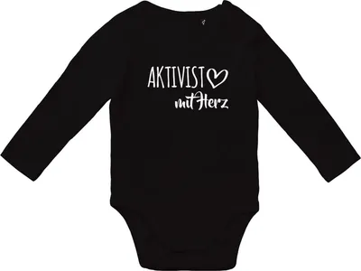 Produktbild von Huuraa Baby Body Aktivist mit Herz 62 Black  Baumwolle Fairtrade Langarmbody Geschenkidee