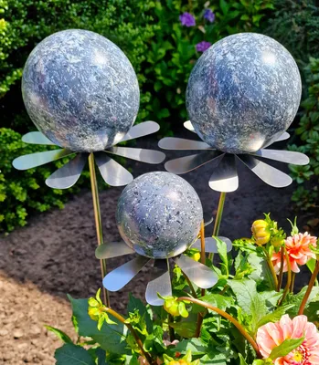 Produktbild von Blütenzauber Rotterdam Rosenkugel 15/15/10 cm Edelstahl anthrazit Gartenstecker mit Stab 80 cm