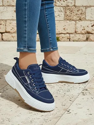 Produktbild von Callista Damen-Sneakers mit marineblauer Stoffplateau für Frühling und Sommer, Größe 40