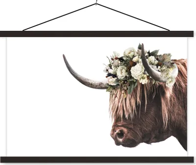 Produktbild von MuchoWow® Textilposter Schottisches Hochlandrind - Kuh - Blumen 60x40 cm mit schwarzem Rahmen - Hölzernes