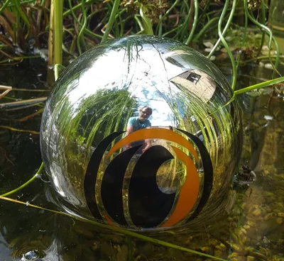 Produktbild von Das magische Auge aus Edelstahl poliert Schwimmkugel Teichkugel Reiherschreck