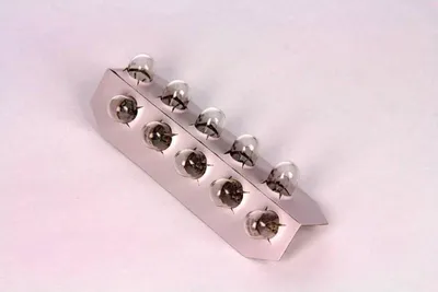 Zdjęcie produktu dla Żarówka W5W 12V/5W (Całoszklana) (10Szt)