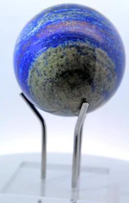 Produktbild von Lapislazuli Edelstein Kugel handgeschnitzt
