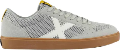 Productafbeelding van Sneakers van het merk Munich, model 4046042, in de kleur grijs, maat 41