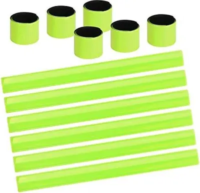Produktbild von URAQT Reflektorband, Universal Reflektoren Set Klatscharmband Sicherheitsband Reflektierend Schnapparmband Reflektierend Neon Reflektorbänder für Kinder Erwachsene Jogger und Radfahrer