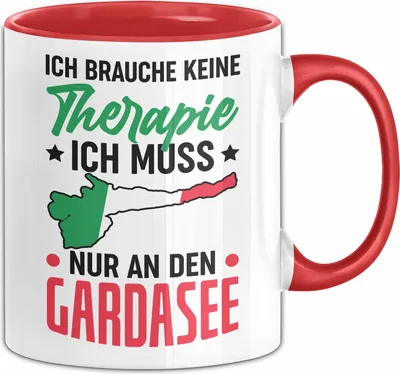 Produktbild von Gardasee Tasse Geschenk Italien Urlaub Ich Brauche Keine Therapie Ich Muss Nur An Den Gardasee (Rot)