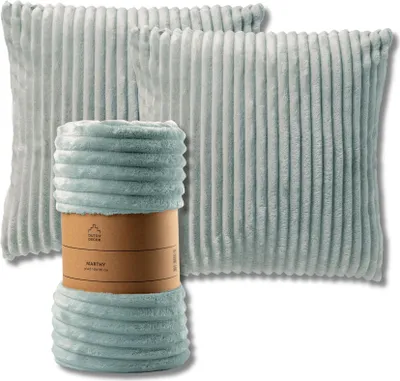 Produktbild von Dutch Decor SPARSET - 3-teilig - Mart & Marthy - 2 Dekokissen 45x45 cm - 1 Wohndecke 140x180 cm - Grün