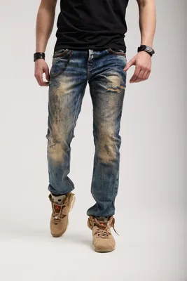 Immagine prodotto di Jeans da uomo modello straight, con effetto "destroyed"