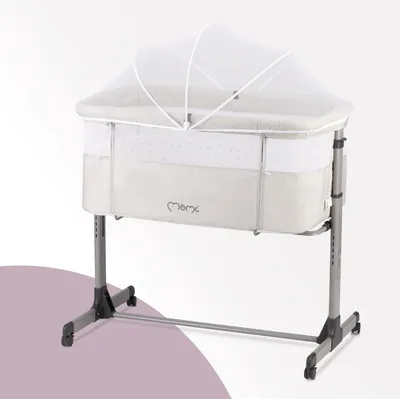 Produktbild von MoMi REVO – 2-in-1 Beistellbett & Babybett, höhenverstellbar mit Neigungsverstellung, inkl. Matratze, Spielzeug & Moskitonetz – Hellgrau