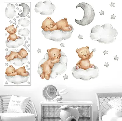 Imagen del producto de Calcomanía para pared con forma de osito de peluche sobre una nube, fabricada en PVC, con estrellas y luna, ideal para decorar habitaciones infantiles