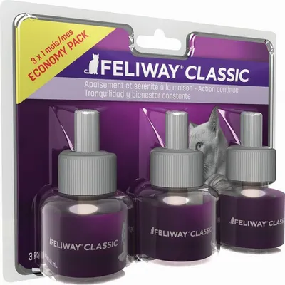 A retail package containing three Feliway Classic diffusers for cats.