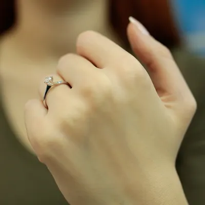 Immagine prodotto di anello con diamante solitario da 0,20 carati in oro bianco 14 carati